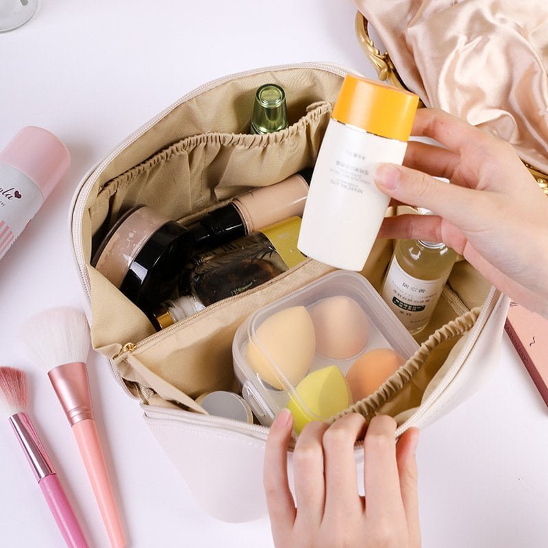 leather cosmetic bag​