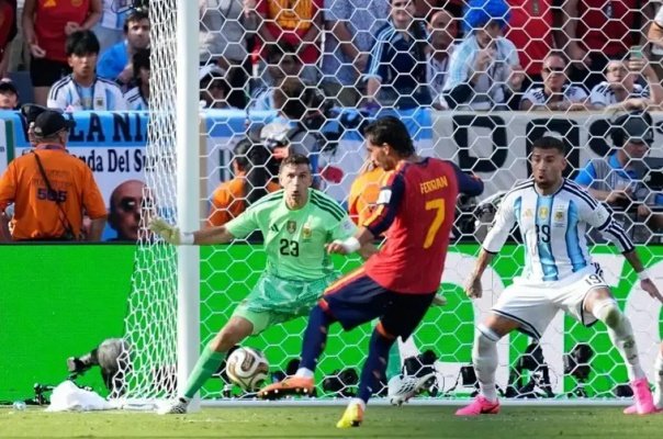Spain national football team celebrating 2026 FIFA World Cup championship victory, football match stadium scene