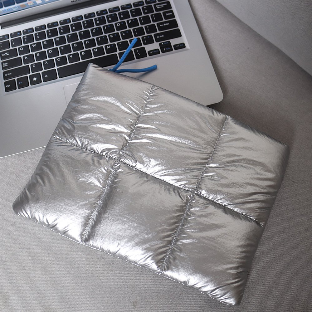 Flap style quilted puffer laptop sleeve ODM