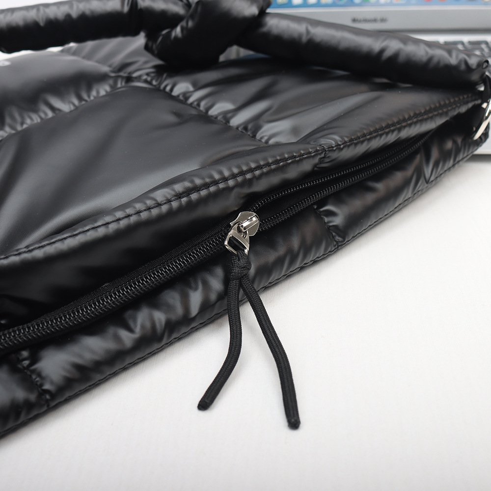 black ODM puffer laptop sleeve supplier